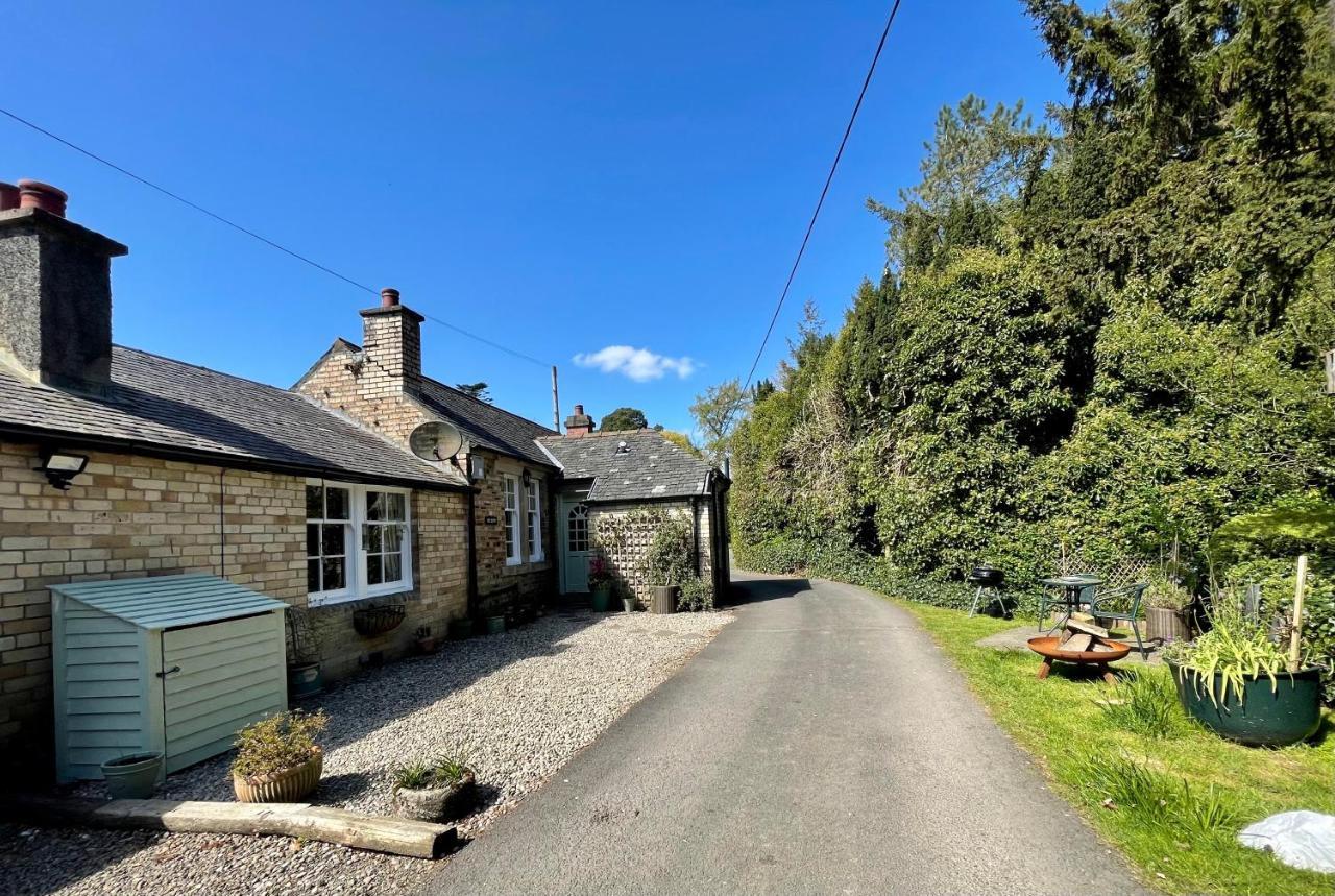 Carnell Country Estate & Holiday Cottages In Ayrshire Hurlford 外观 照片