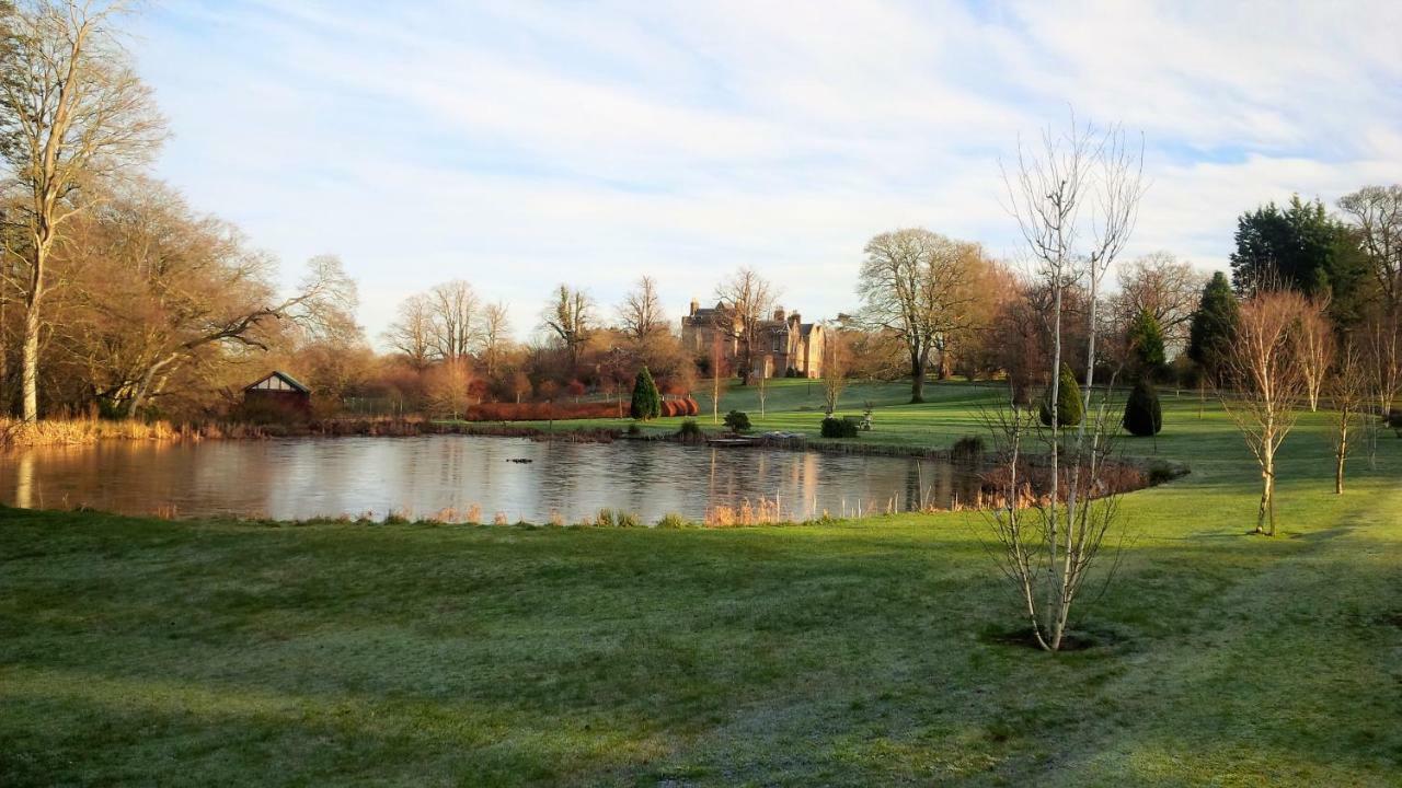 Carnell Country Estate & Holiday Cottages In Ayrshire Hurlford 外观 照片